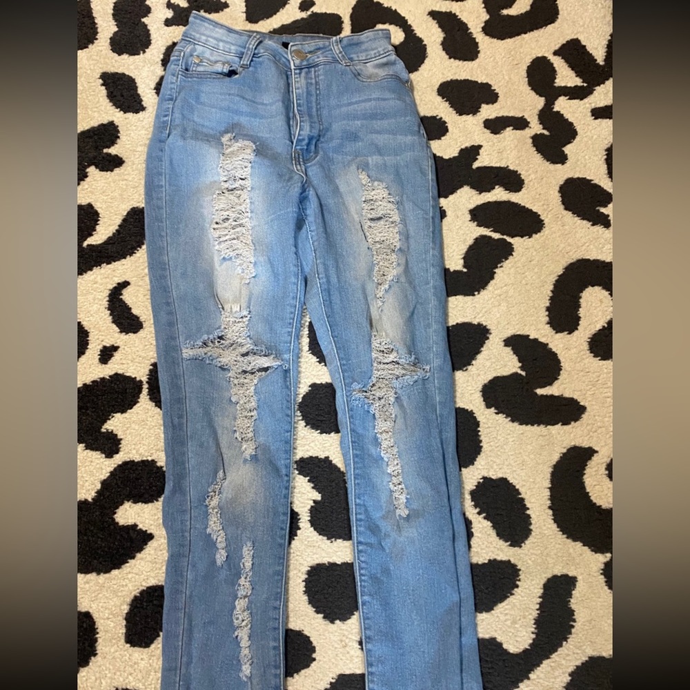 Size 7/8 distressed fashion nova high waist jeans